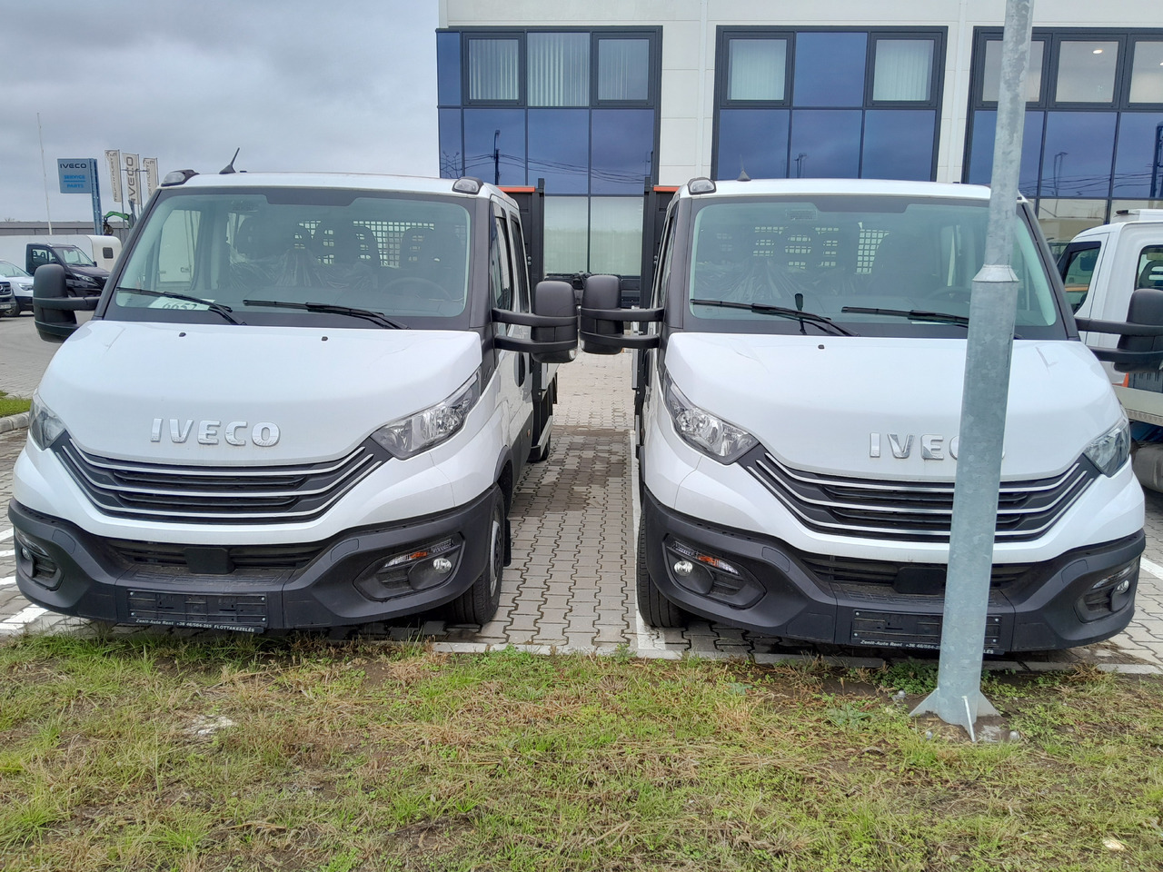 Iveco Daila 35 Daily C 18 H 3450 - Platós kisteherautó: 2 kép. Iveco Daila 35 Daily C 18 H 3450 - Platós kisteherautó: 2 kép.