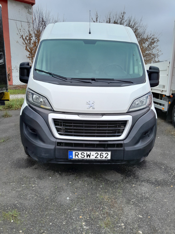 PEUGEOT BOXER 2.2 BlueHDI 350 FT L3H2 Pro - Dobozos kisteherautó: 2 kép. PEUGEOT BOXER 2.2 BlueHDI 350 FT L3H2 Pro - Dobozos kisteherautó: 2 kép.