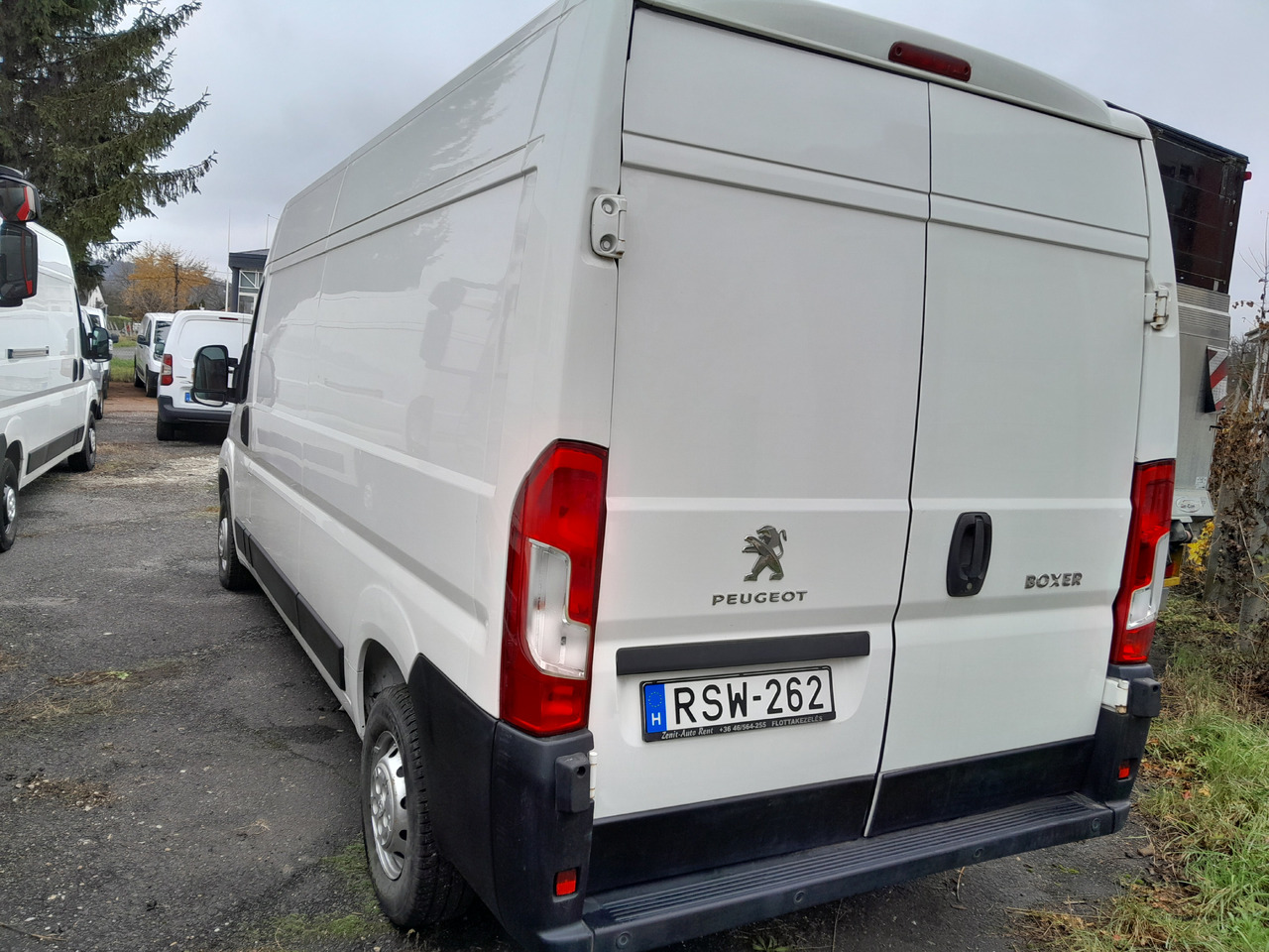 PEUGEOT BOXER 2.2 BlueHDI 350 FT L3H2 Pro - Dobozos kisteherautó: 3 kép. PEUGEOT BOXER 2.2 BlueHDI 350 FT L3H2 Pro - Dobozos kisteherautó: 3 kép.
