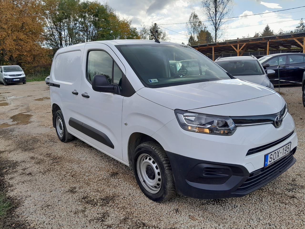 TOYOTA 1.5 City Active 3 Business - Kis furgon: 1 kép. TOYOTA 1.5 City Active 3 Business - Kis furgon: 1 kép.