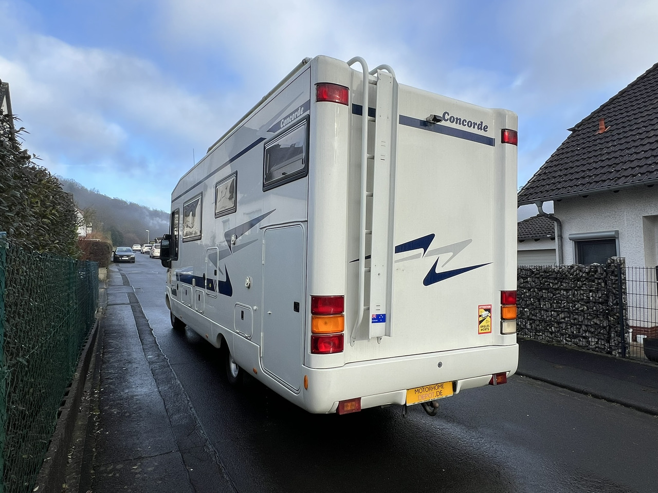 CONCORDE Charisma 750 G Mercedes 416 CDI - Integrált lakóautó: 2 kép. CONCORDE Charisma 750 G Mercedes 416 CDI - Integrált lakóautó: 2 kép.