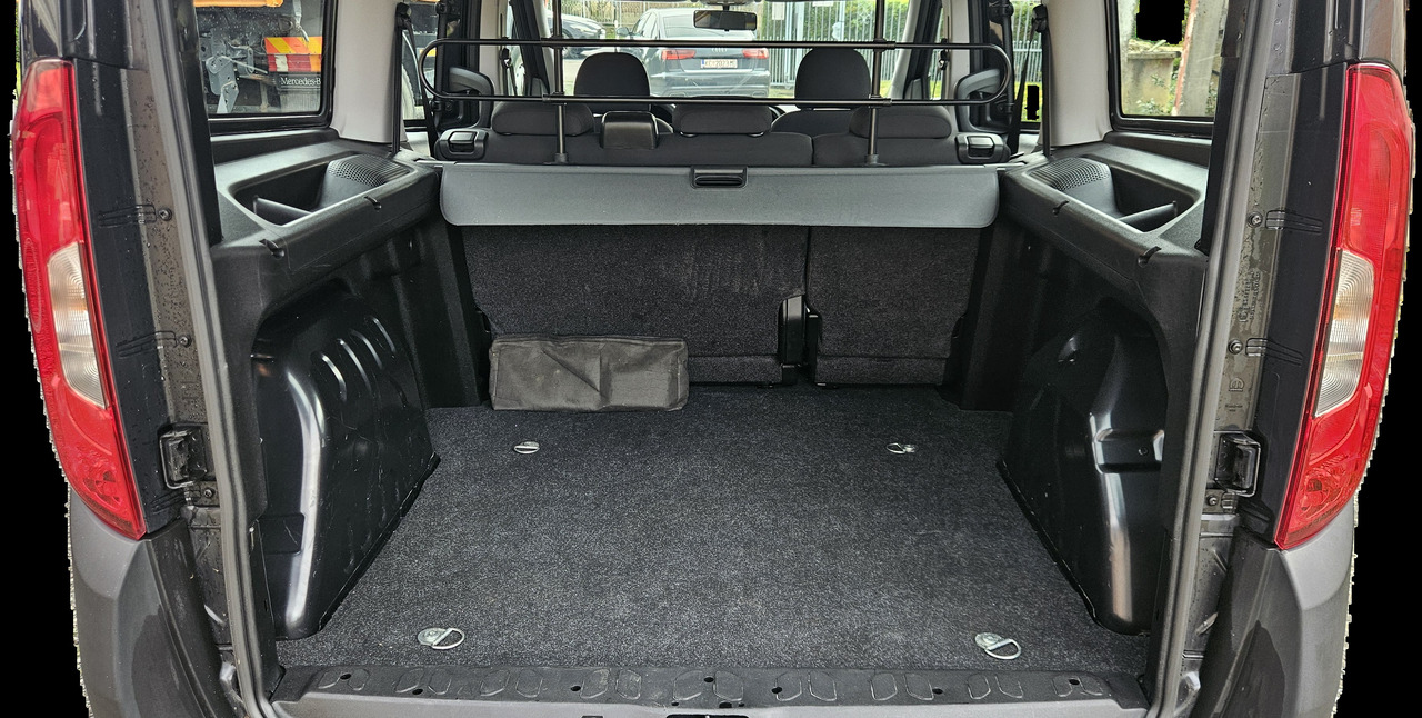 FIAT DOBLO MAXI - Kis furgon: 5 kép. FIAT DOBLO MAXI - Kis furgon: 5 kép.