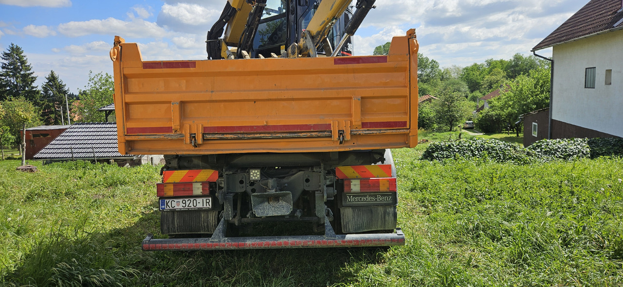 MERCEDES-BENZ 1824 ACTROS SK 4x4 - Billenőplatós teherautó: 4 kép. MERCEDES-BENZ 1824 ACTROS SK 4x4 - Billenőplatós teherautó: 4 kép.