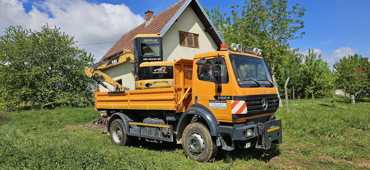 MERCEDES-BENZ 1824 ACTROS SK 4x4 - Billenőplatós teherautó: 3 kép. MERCEDES-BENZ 1824 ACTROS SK 4x4 - Billenőplatós teherautó: 3 kép.
