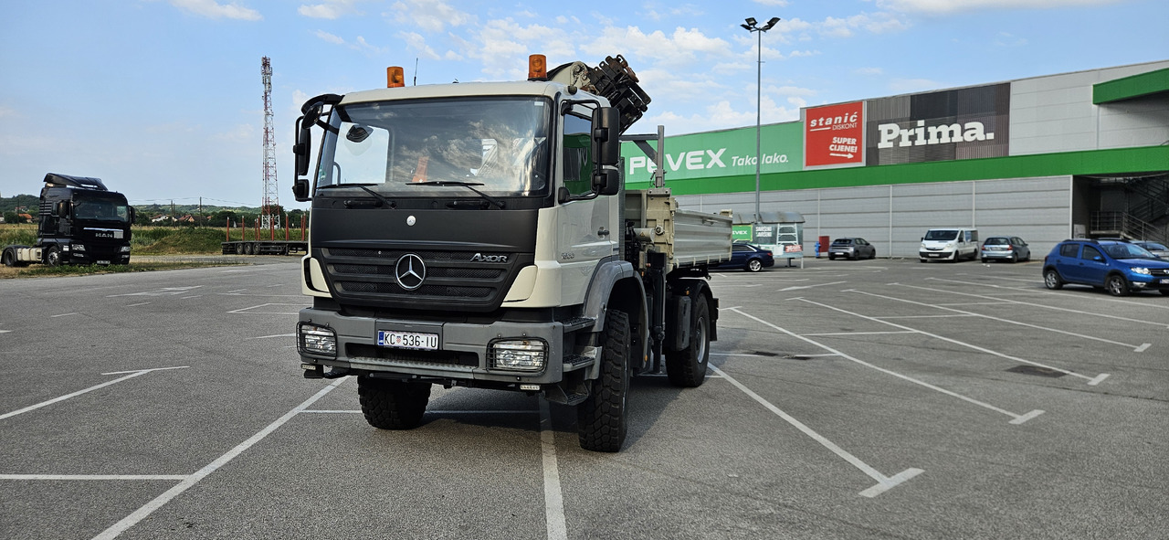MERCEDES-BENZ Axor 1833 4x4 - Darus autó: 4 kép. MERCEDES-BENZ Axor 1833 4x4 - Darus autó: 4 kép.