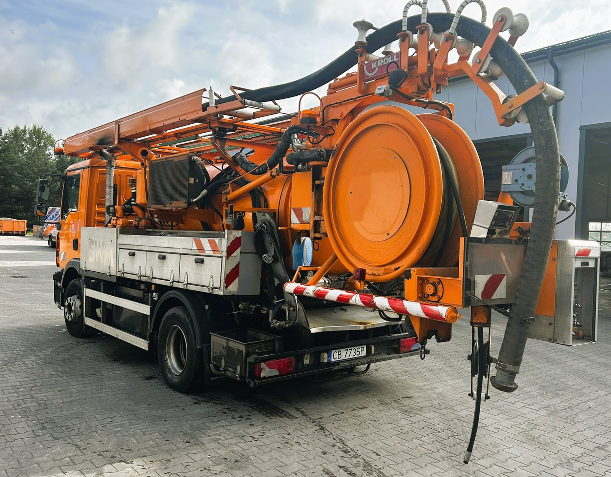 MAN TGM 15.240 - Szippantós autó: 1 kép. MAN TGM 15.240 - Szippantós autó: 1 kép.