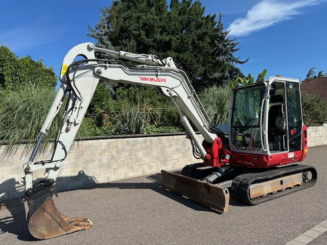 TAKEUCHI TB 370 - Minikotró: 5 kép. TAKEUCHI TB 370 - Minikotró: 5 kép.