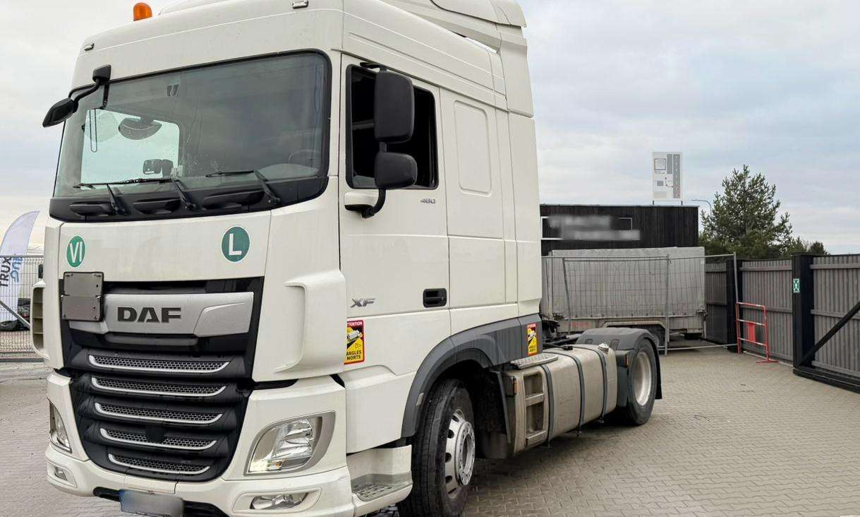 DAF XF 480 FT PTO ADR - Nyergesvontató: 3 kép. DAF XF 480 FT PTO ADR - Nyergesvontató: 3 kép.
