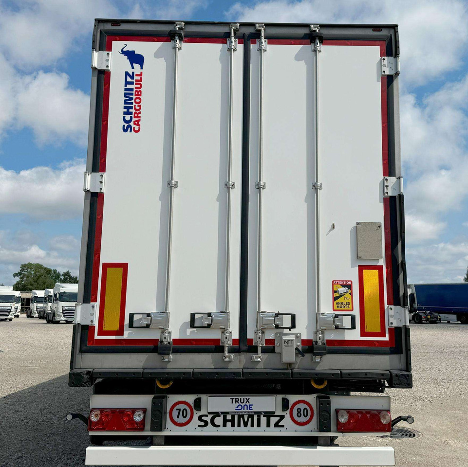 Schmitz CARRIER VECTOR 1550 - Félpótkocsi hűtős: 5 kép. Schmitz CARRIER VECTOR 1550 - Félpótkocsi hűtős: 5 kép.