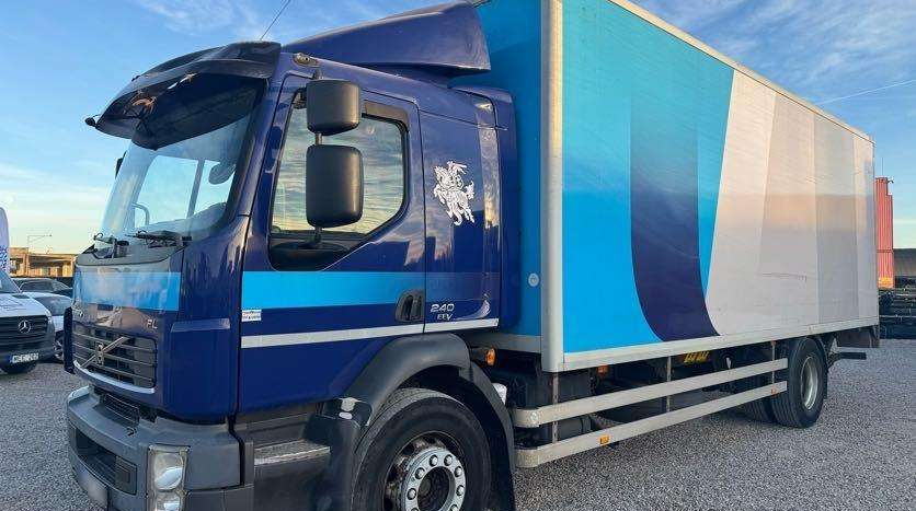 Volvo FL 240 - Hűtős teherautó: 1 kép. Volvo FL 240 - Hűtős teherautó: 1 kép.