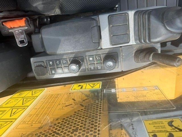 CAT 306CR - Minikotró: 3 kép. CAT 306CR - Minikotró: 3 kép.