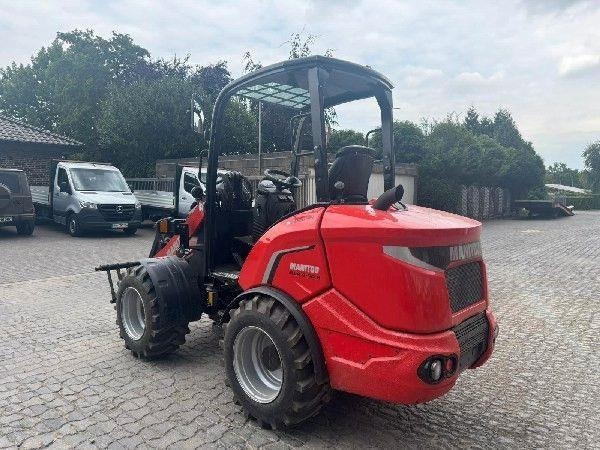 Manitou MLA 4-50H - Gumikerekes homlokrakodó: 4 kép. Manitou MLA 4-50H - Gumikerekes homlokrakodó: 4 kép.