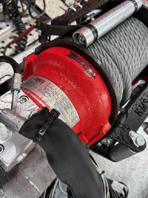 KALEPAR KLP2Y - Félpótkocsi autószállító: 5 kép. KALEPAR KLP2Y - Félpótkocsi autószállító: 5 kép.