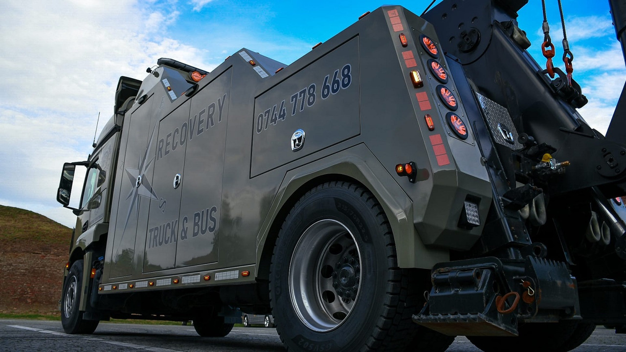 MERCEDES-BENZ Actros 1836 - Autószállító teherautó: 3 kép. MERCEDES-BENZ Actros 1836 - Autószállító teherautó: 3 kép.