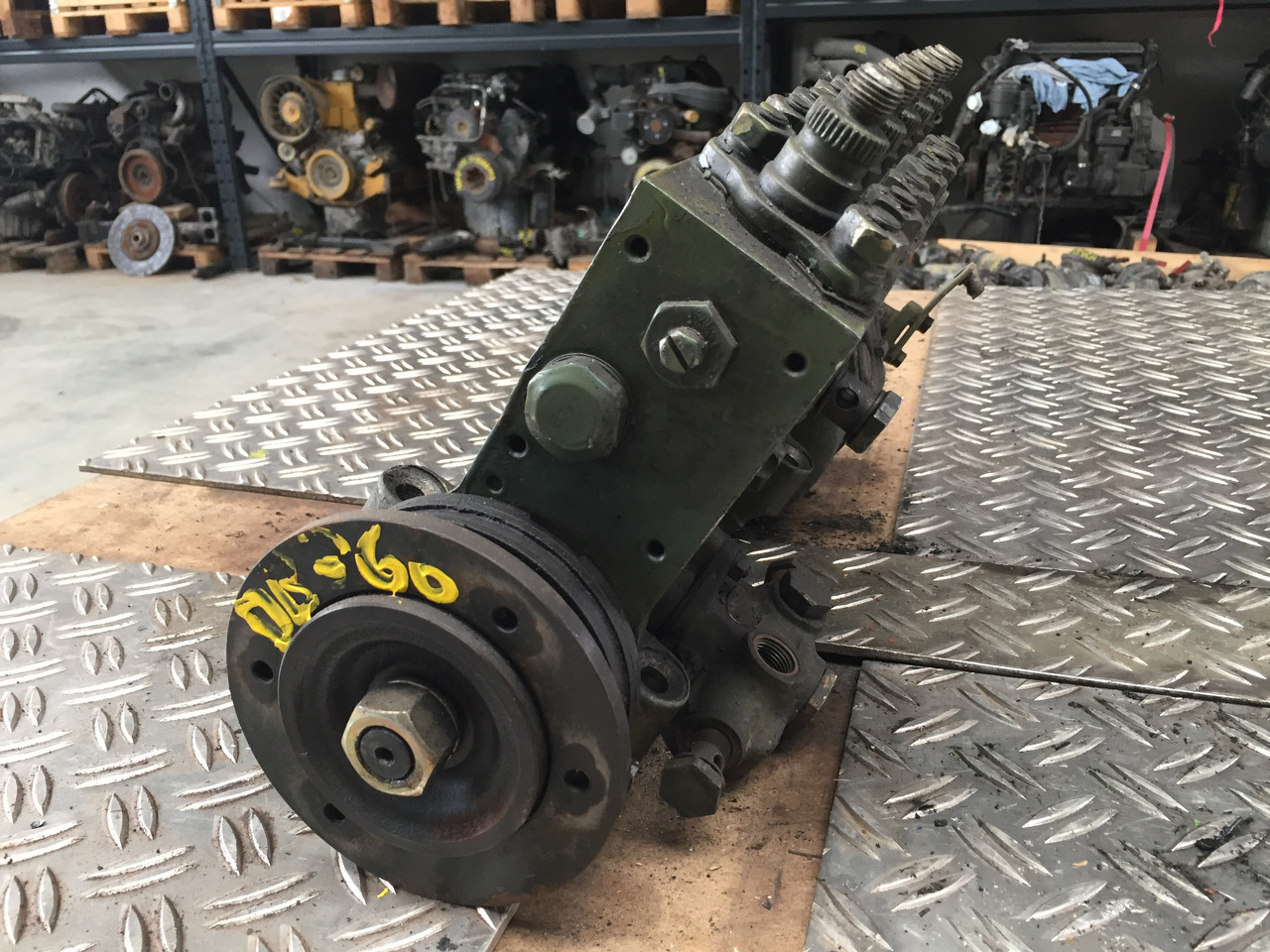 Gebrauchte Einspritzpumpe MB 814, Typ : OM 366, Artikel - Nr. : 81.99999 - 9999 - Üzemanyag szivattyú - Teherautó: 4 kép. Gebrauchte Einspritzpumpe MB 814, Typ : OM 366, Artikel - Nr. : 81.99999 - 9999 - Üzemanyag szivattyú - Teherautó: 4 kép.