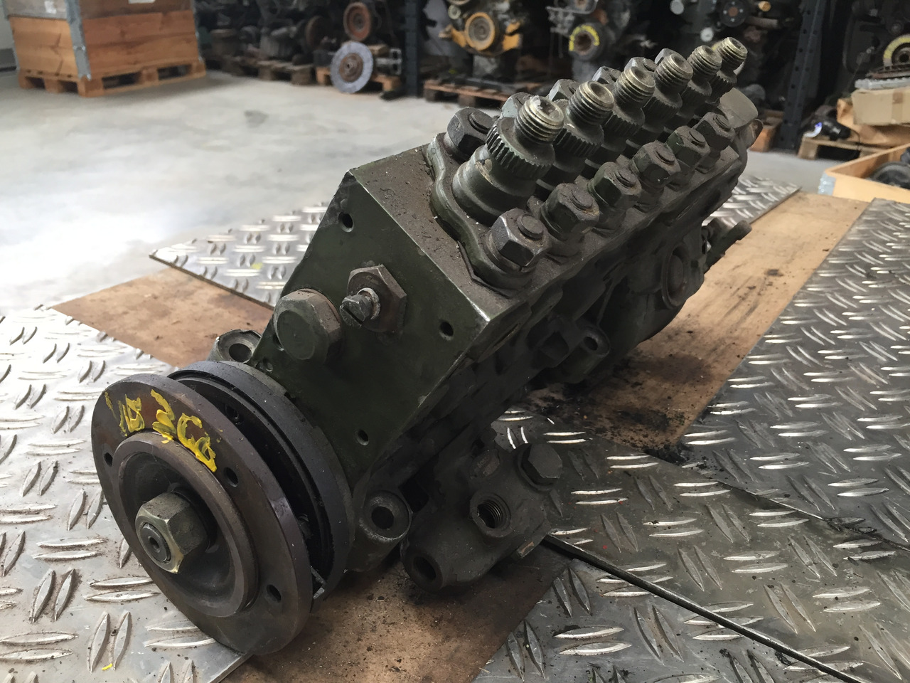 Üzemanyag szivattyú - Teherautó Gebrauchte Einspritzpumpe MB 814, Typ : OM 366, Artikel - Nr. : 81.99999 - 9999: 11 kép. Üzemanyag szivattyú - Teherautó Gebrauchte Einspritzpumpe MB 814, Typ : OM 366, Artikel - Nr. : 81.99999 - 9999: 11 kép.