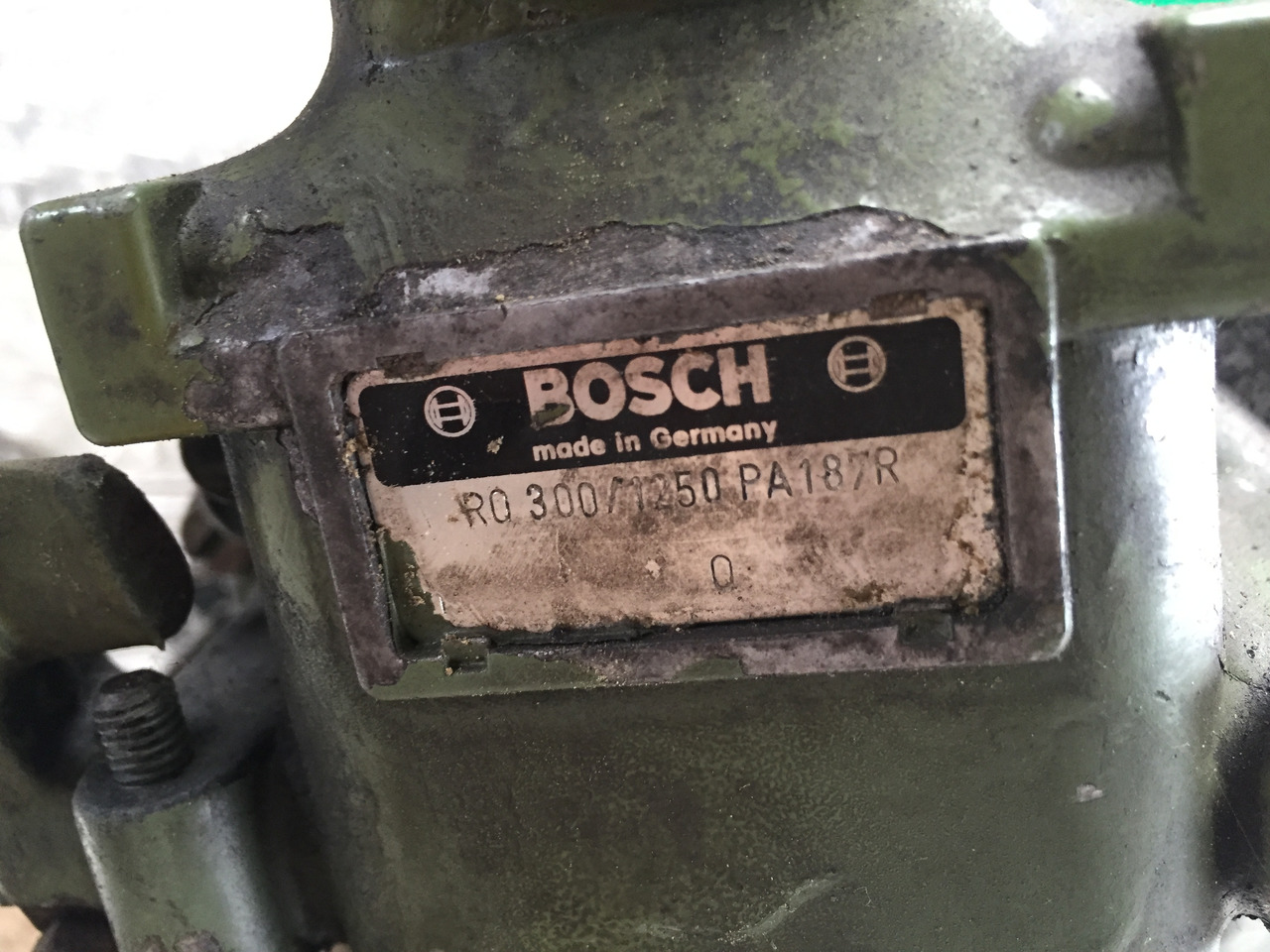 Gebrauchte Einspritzpumpe MB 814, Typ : OM 366, Artikel - Nr. : 81.99999 - 9999 - Üzemanyag szivattyú - Teherautó: 2 kép. Gebrauchte Einspritzpumpe MB 814, Typ : OM 366, Artikel - Nr. : 81.99999 - 9999 - Üzemanyag szivattyú - Teherautó: 2 kép.