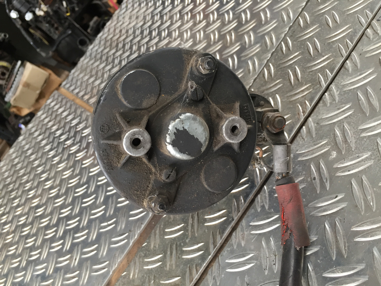 Gebrauchter Anlasser Magirus Deutz, Motor Typ 5 L912, Artikel - Nr. : 0 001 368 001 - Indítómotor - Teherautó: 4 kép. Gebrauchter Anlasser Magirus Deutz, Motor Typ 5 L912, Artikel - Nr. : 0 001 368 001 - Indítómotor - Teherautó: 4 kép.