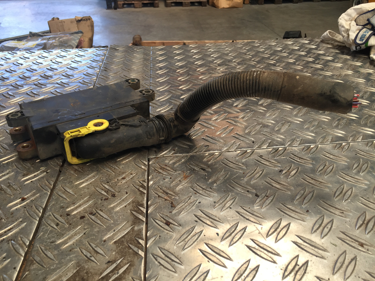 Gebrauchtes AdBlue Steuergerät, MB Atego 8.18, Artikel - Nr. : A 002 540 90 45 - ECU - Teherautó: 2 kép. Gebrauchtes AdBlue Steuergerät, MB Atego 8.18, Artikel - Nr. : A 002 540 90 45 - ECU - Teherautó: 2 kép.