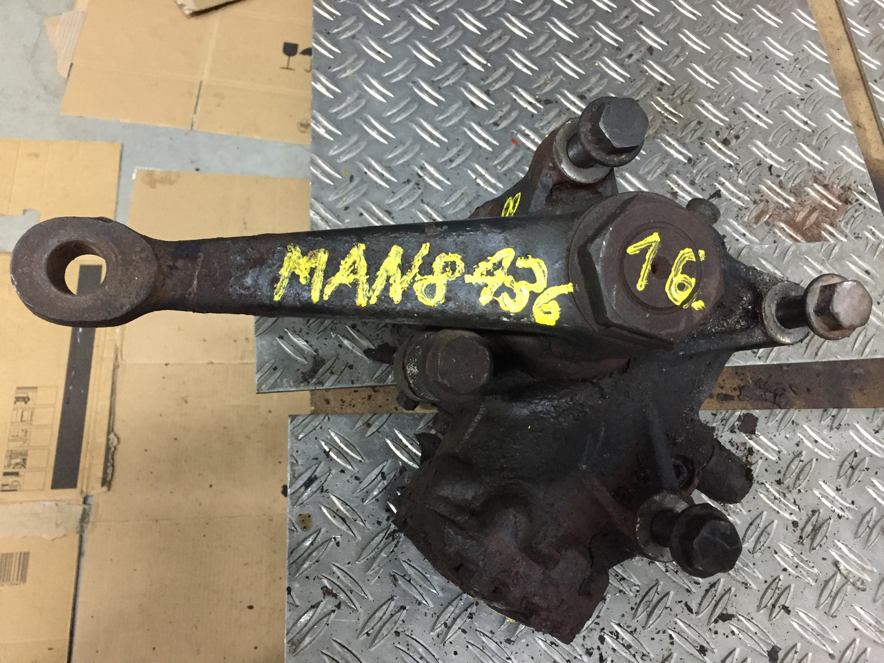 Kormánymű - Teherautó Gebrauchtes Lenkgetriebe MAN, 8.136, Artikel - Nr.: 81.9999 - 9999: 7 kép. Kormánymű - Teherautó Gebrauchtes Lenkgetriebe MAN, 8.136, Artikel - Nr.: 81.9999 - 9999: 7 kép.