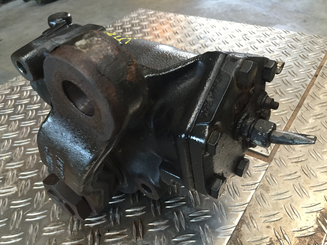 Gebrauchtes Lenkgetriebe, MAN TGM 15.280, Artikel - Nr. : 85.46200 - 6019 - Kormánymű - Teherautó: 3 kép. Gebrauchtes Lenkgetriebe, MAN TGM 15.280, Artikel - Nr. : 85.46200 - 6019 - Kormánymű - Teherautó: 3 kép.