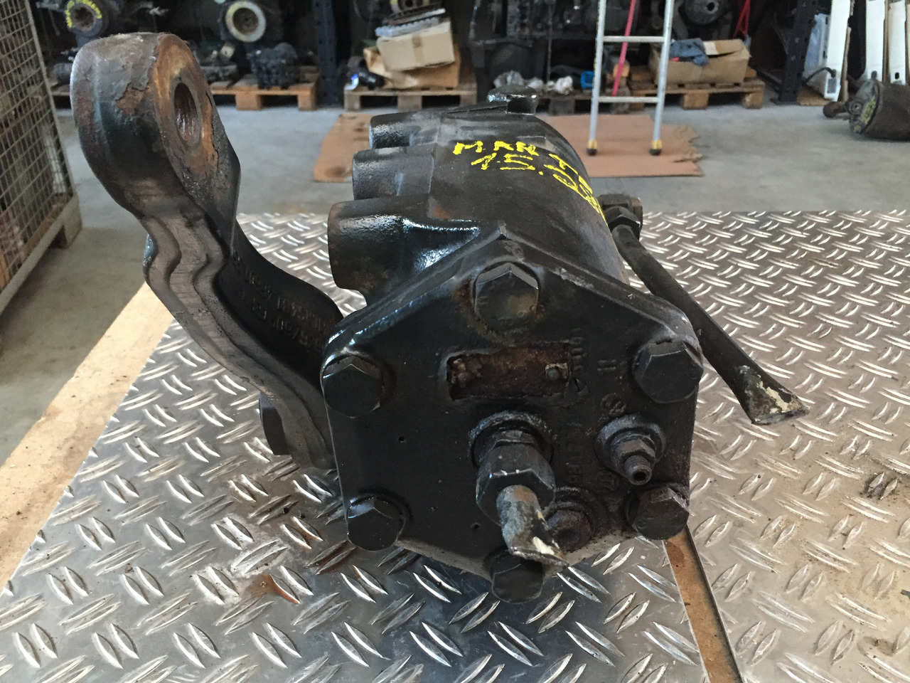 Gebrauchtes Lenkgetriebe, MAN TGM 15.280, Artikel - Nr. : 85.46200 - 6019 - Kormánymű - Teherautó: 4 kép. Gebrauchtes Lenkgetriebe, MAN TGM 15.280, Artikel - Nr. : 85.46200 - 6019 - Kormánymű - Teherautó: 4 kép.