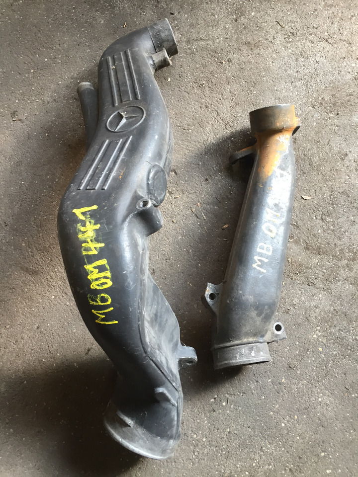 Gebrauchtes MB Motortyp OM 441 LA Ansaugrohr, Artikel - Nr. : A 999 999 99 99 - Légbeszívó cső - Teherautó: 1 kép. Gebrauchtes MB Motortyp OM 441 LA Ansaugrohr, Artikel - Nr. : A 999 999 99 99 - Légbeszívó cső - Teherautó: 1 kép.