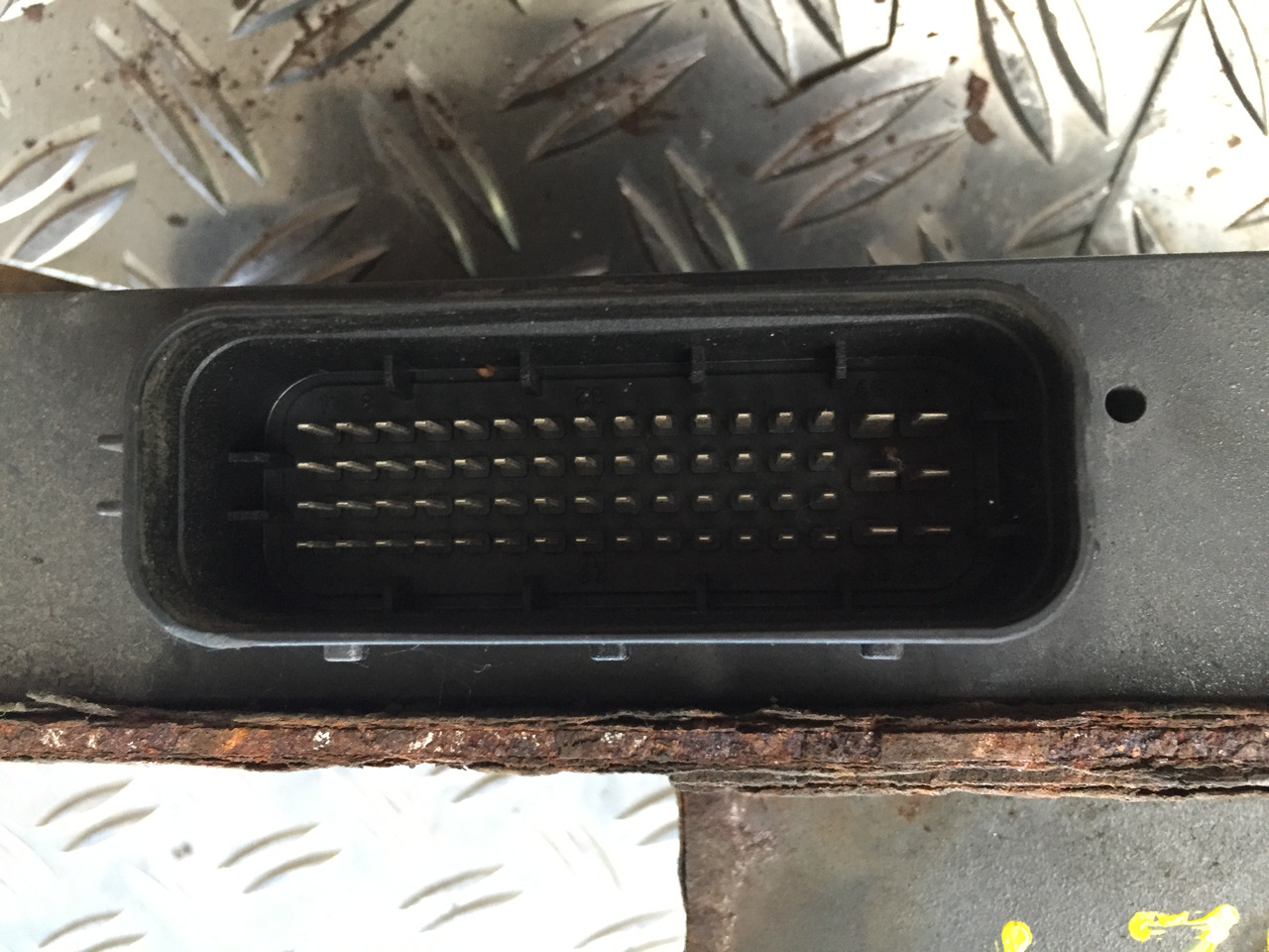 Gebrauchtes Steuergerät MB Axor 1824, Artikel - Nr. : A 9999 9999 99 - ECU - Teherautó: 5 kép. Gebrauchtes Steuergerät MB Axor 1824, Artikel - Nr. : A 9999 9999 99 - ECU - Teherautó: 5 kép.