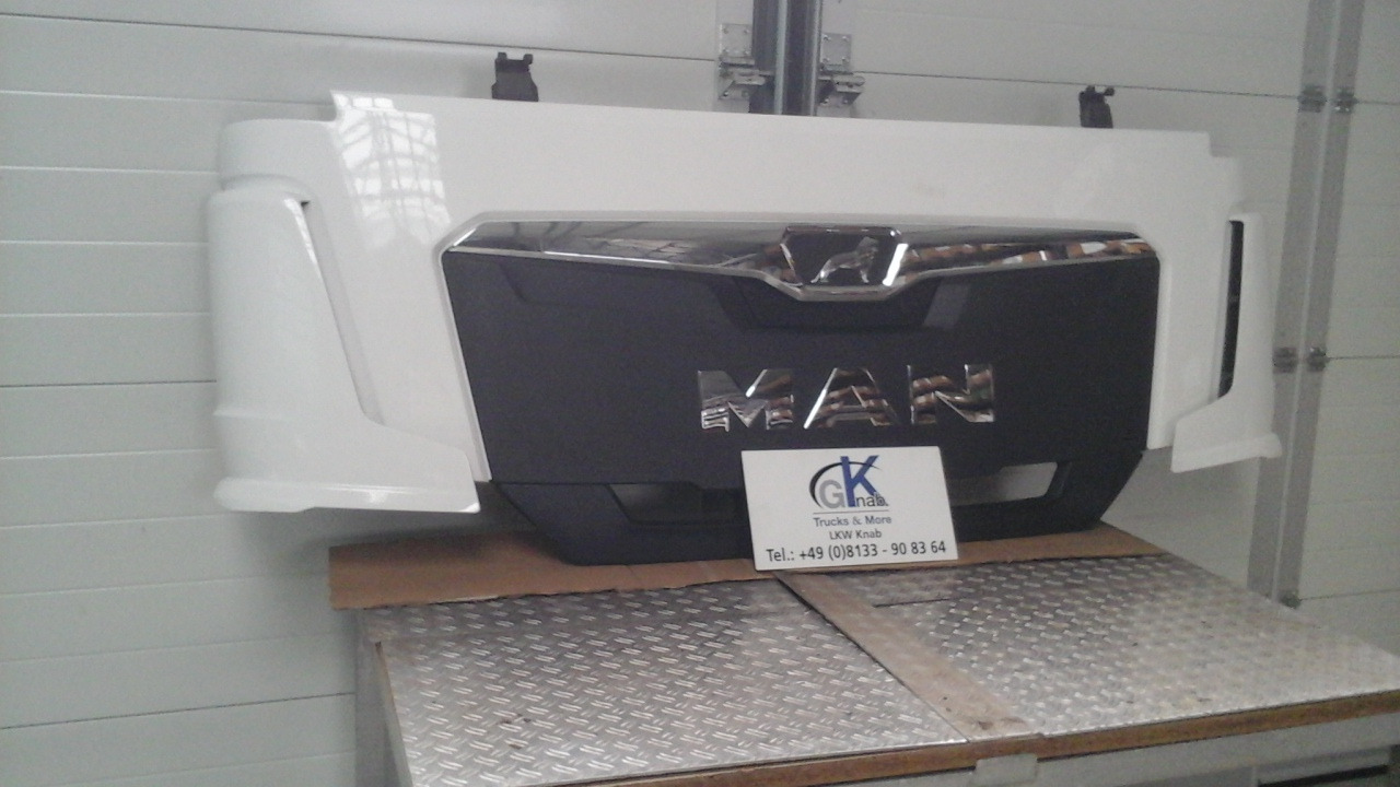 Neuwertige Frontklappe , weiß, schmal MAN TGM / TG3, Artikel - Nr.: 81.61110 - 6123 - Motorháztető - Teherautó: 3 kép. Neuwertige Frontklappe , weiß, schmal MAN TGM / TG3, Artikel - Nr.: 81.61110 - 6123 - Motorháztető - Teherautó: 3 kép.