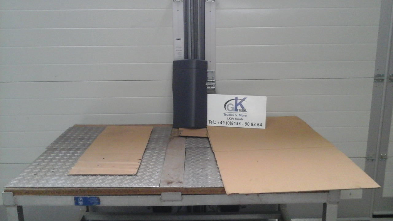 Neuwertige Kotflügelverlängerung MAN TGM / TG3 rechts, Artikel - Nr.: 81.61211 - 0158 - Sárvédő - Teherautó: 1 kép. Neuwertige Kotflügelverlängerung MAN TGM / TG3 rechts, Artikel - Nr.: 81.61211 - 0158 - Sárvédő - Teherautó: 1 kép.