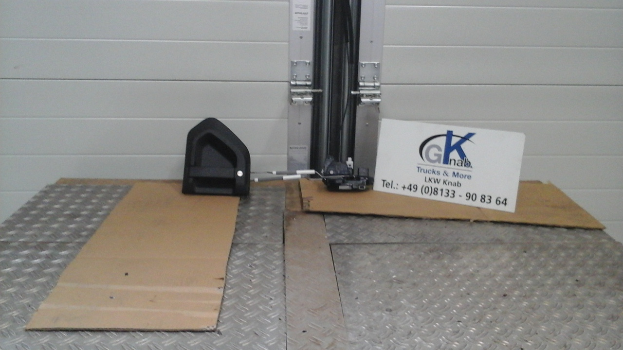 Neuwertige Türschloss Zentralverriegelung links, MAN TGM / TG3, Artikel - Nr.: 81.62680 - 5025 - Ajtó és alkatrészek - Teherautó: 1 kép. Neuwertige Türschloss Zentralverriegelung links, MAN TGM / TG3, Artikel - Nr.: 81.62680 - 5025 - Ajtó és alkatrészek - Teherautó: 1 kép.