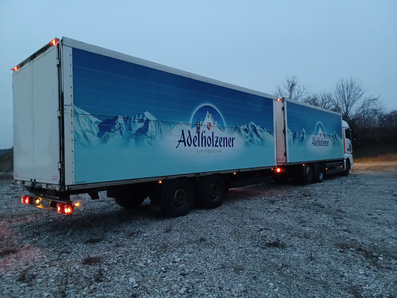 Tandem Getränke Anhänger Geidobler, TYP : TD GAL 18 - Pótkocsi italszállító: 4 kép. Tandem Getränke Anhänger Geidobler, TYP : TD GAL 18 - Pótkocsi italszállító: 4 kép.