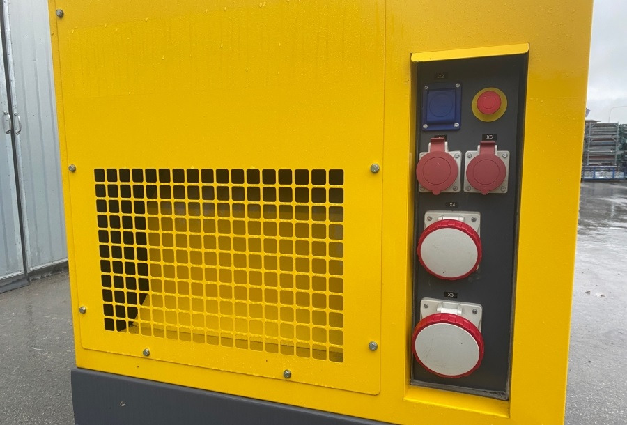 ATLAS Copco Qas 100 - Áramfejlesztő: 4 kép. ATLAS Copco Qas 100 - Áramfejlesztő: 4 kép.