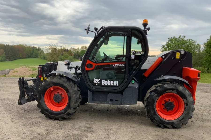 BOBCAT T35.105 - Teleszkópos homlokrakodó: 3 kép. BOBCAT T35.105 - Teleszkópos homlokrakodó: 3 kép.
