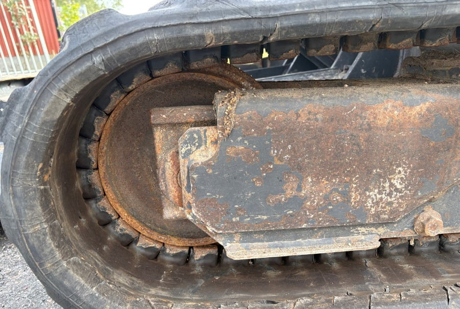 Bobcat E50Z - Minikotró: 2 kép. Bobcat E50Z - Minikotró: 2 kép.