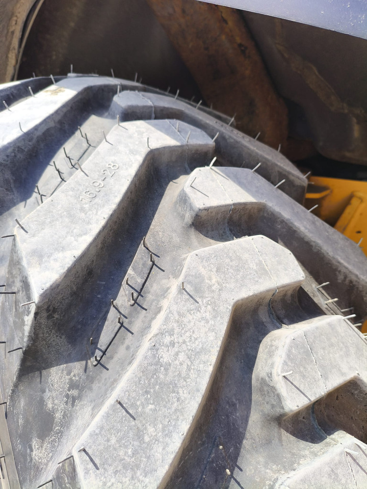 JCB 4CX - Kotrórakodó: 5 kép. JCB 4CX - Kotrórakodó: 5 kép.