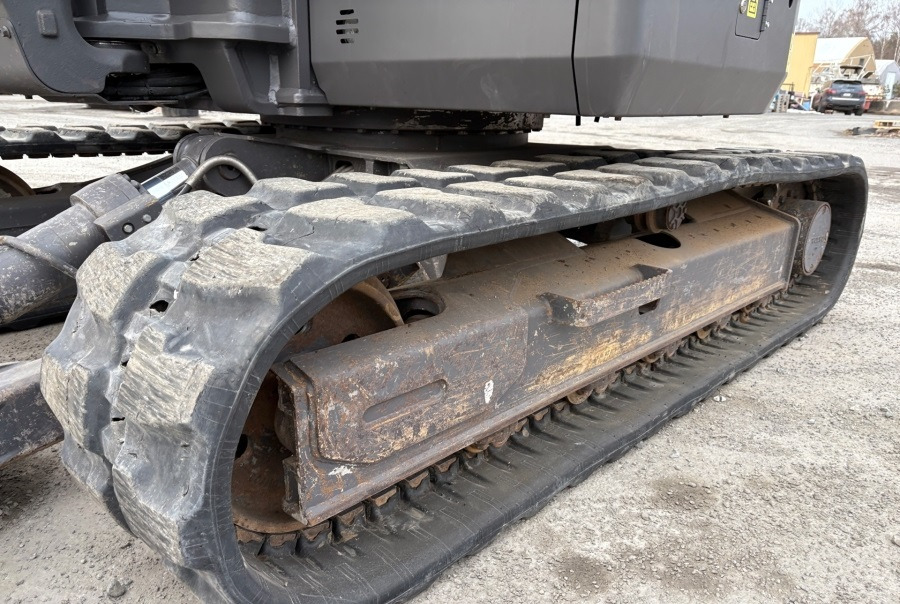 VOLVO ECR88D - Minikotró: 2 kép. VOLVO ECR88D - Minikotró: 2 kép.