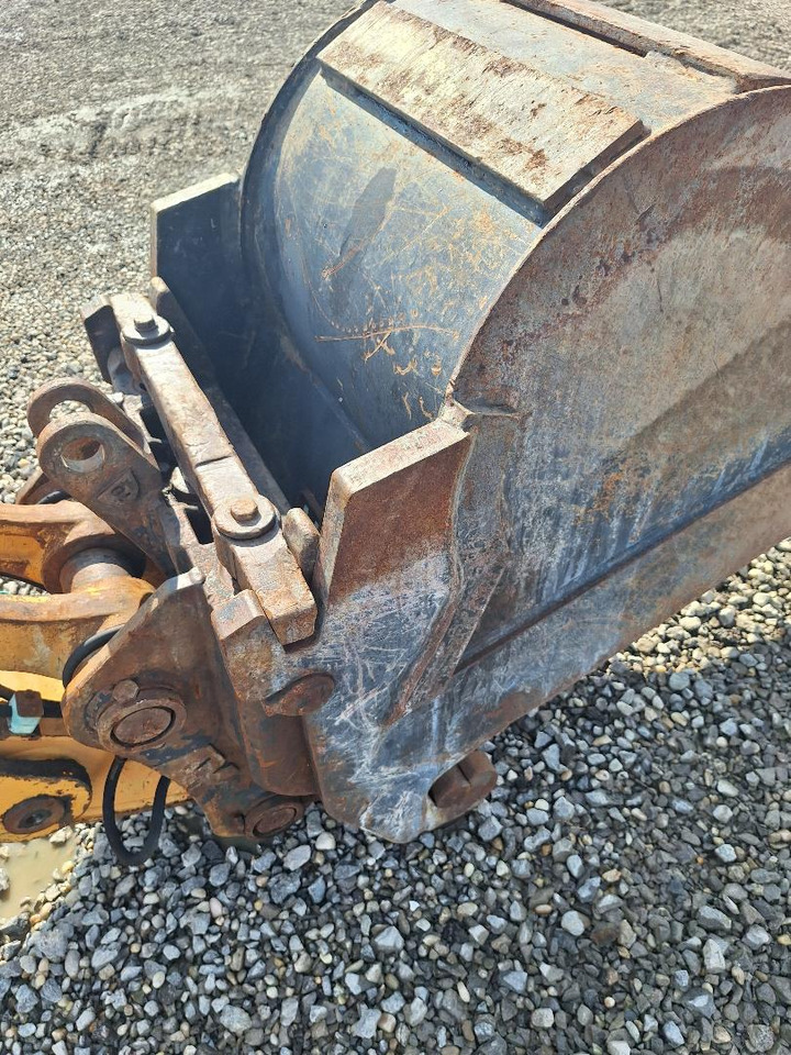 HYUNDAI 130 - Lánctalpas kotró: 2 kép. HYUNDAI 130 - Lánctalpas kotró: 2 kép.