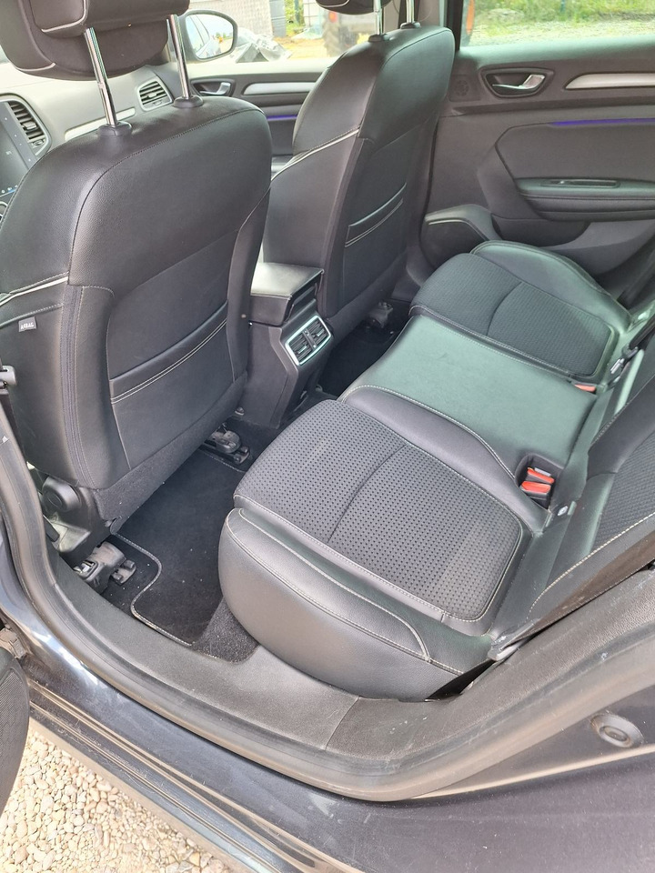 Renault Megane Blue dCi 95, zamjena - Szedán: 5 kép. Renault Megane Blue dCi 95, zamjena - Szedán: 5 kép.