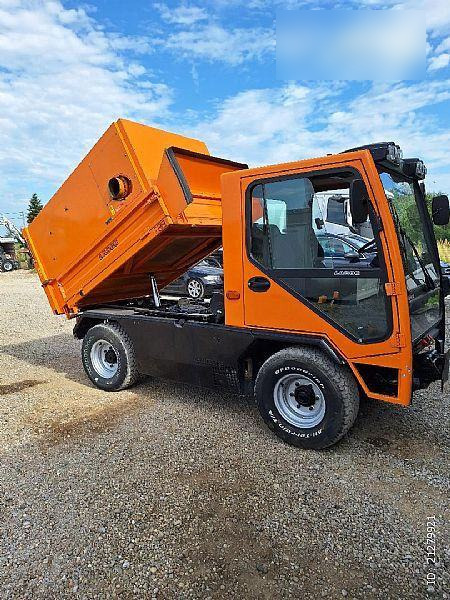 LADOG, usisavač, kiper, kosa,.. - Többcélú/ Speciális jármű: 1 kép. LADOG, usisavač, kiper, kosa,.. - Többcélú/ Speciális jármű: 1 kép.