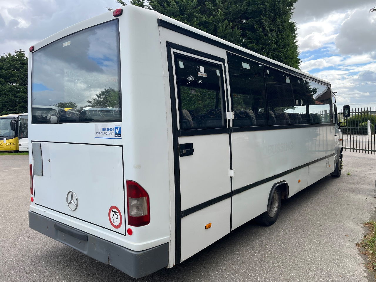 Mercedes-Benz Vario 814 - Helyközi busz: 3 kép. Mercedes-Benz Vario 814 - Helyközi busz: 3 kép.