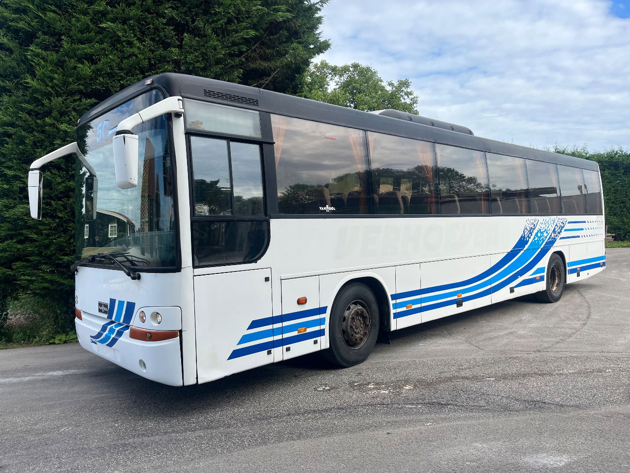 Van Hool 915 SC2 - Távolsági busz: 1 kép. Van Hool 915 SC2 - Távolsági busz: 1 kép.