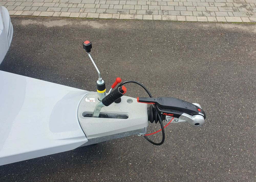 KNAUS SUDWIND 580 QS BLACK SELECTION 2026 / ALDE - Lakókocsi: 5 kép. KNAUS SUDWIND 580 QS BLACK SELECTION 2026 / ALDE - Lakókocsi: 5 kép.