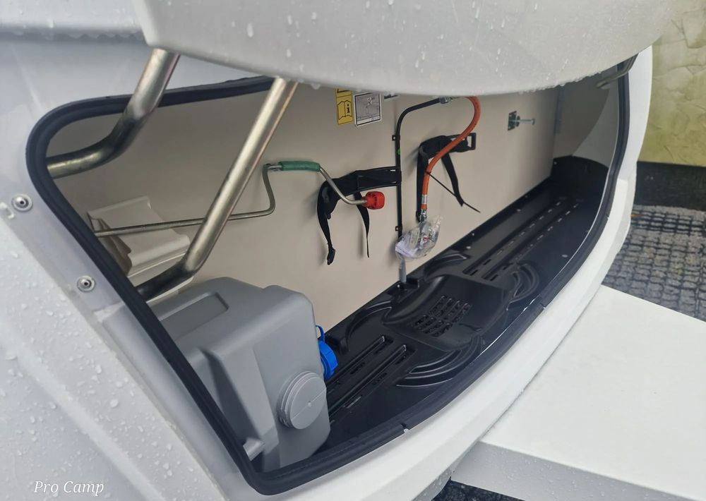 KNAUS SUDWIND 750 UFK SCANDINAVIAN SELECTION - Lakókocsi: 4 kép. KNAUS SUDWIND 750 UFK SCANDINAVIAN SELECTION - Lakókocsi: 4 kép.