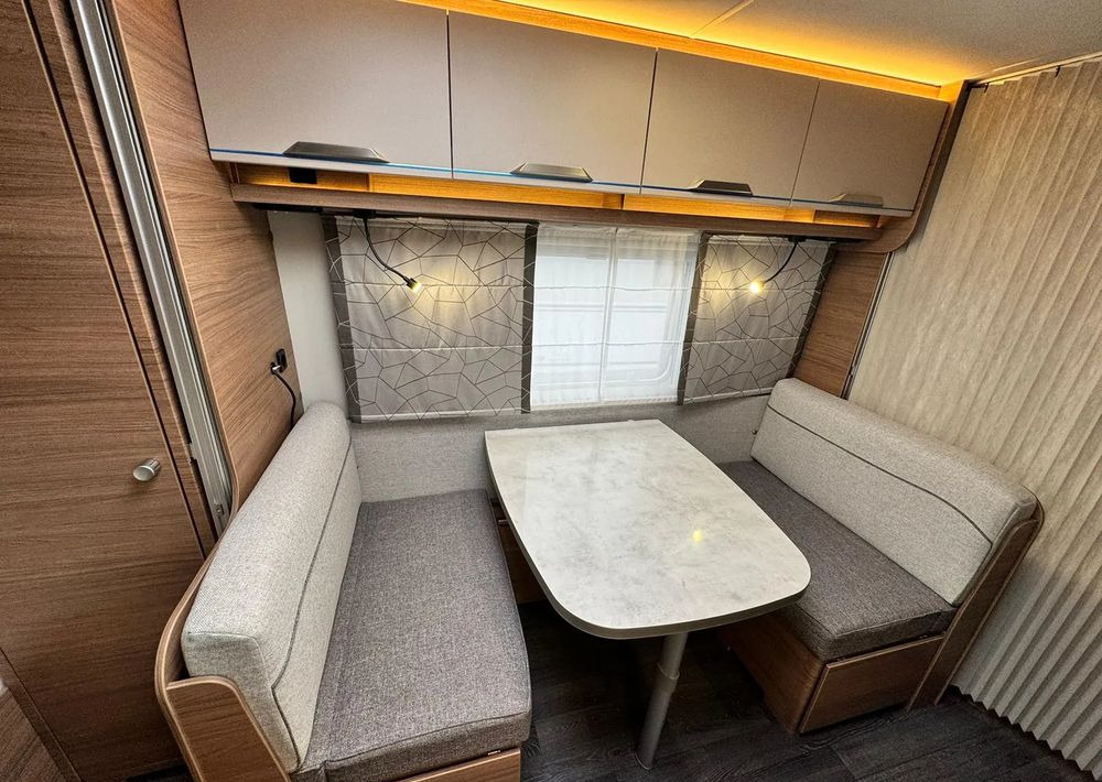 KNAUS Sport 540 FDK - Lakókocsi: 5 kép. KNAUS Sport 540 FDK - Lakókocsi: 5 kép.