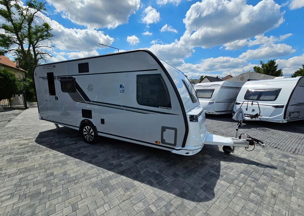 KNAUS Sudwind 550 FSK - Lakókocsi: 3 kép. KNAUS Sudwind 550 FSK - Lakókocsi: 3 kép.