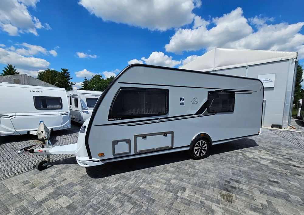 KNAUS Sudwind 550 FSK - Lakókocsi: 2 kép. KNAUS Sudwind 550 FSK - Lakókocsi: 2 kép.