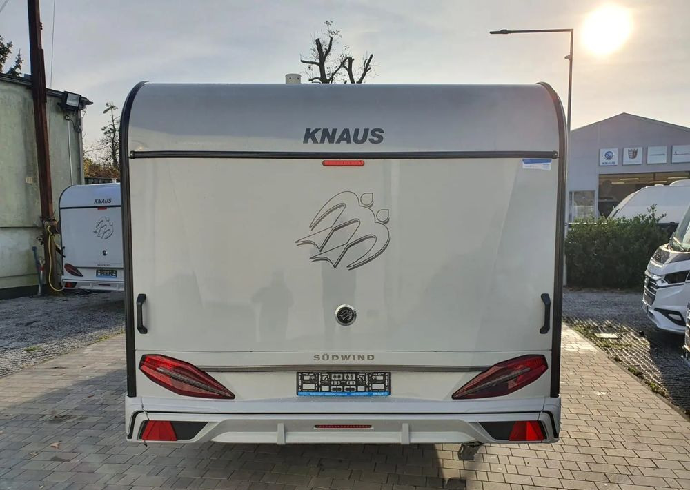 KNAUS Sudwind 580 QS wersja jubileuszowa - Lakókocsi: 4 kép. KNAUS Sudwind 580 QS wersja jubileuszowa - Lakókocsi: 4 kép.
