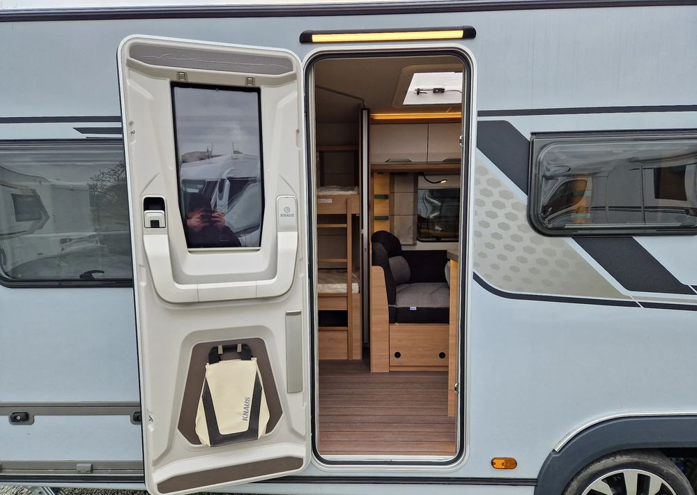 KNAUS Sudwind 650 FSK Wersja Jubileuszowa 2023 - Lakókocsi: 4 kép. KNAUS Sudwind 650 FSK Wersja Jubileuszowa 2023 - Lakókocsi: 4 kép.