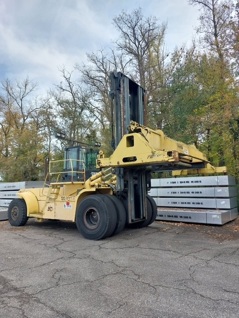 HYSTER H48.00E-16CH - Konténer targoncá: 1 kép. HYSTER H48.00E-16CH - Konténer targoncá: 1 kép.
